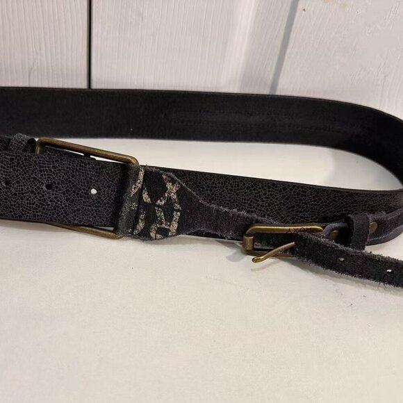 3/$30 Stylish Fashion Accessory: All-Leather Gray Belt (M/L) - Picture 7 of 9